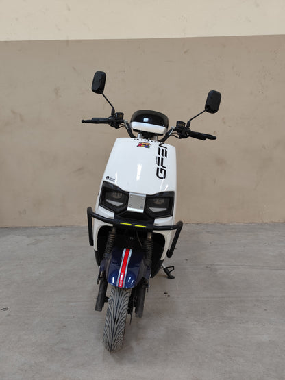 Duma scooter SKY white color