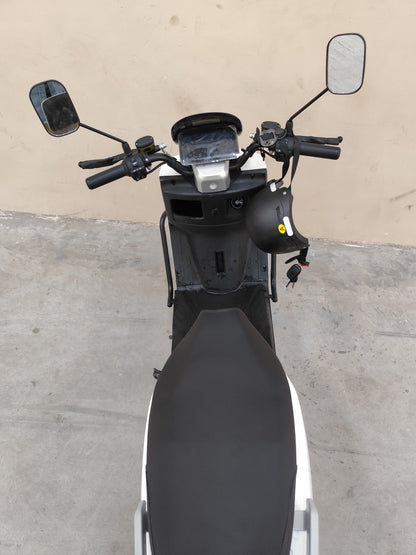 Duma scooter SKY white color